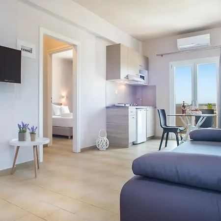 Evelyn Apartahotel