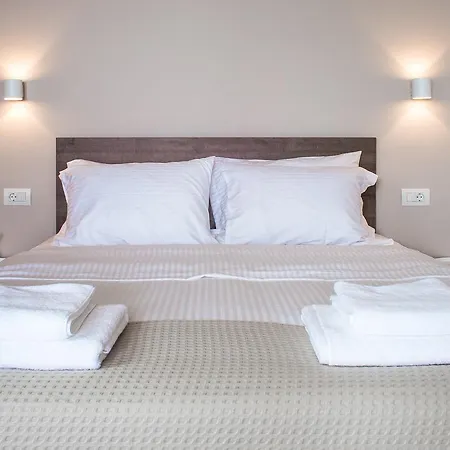 Apartahotel Evelyn Stavrós