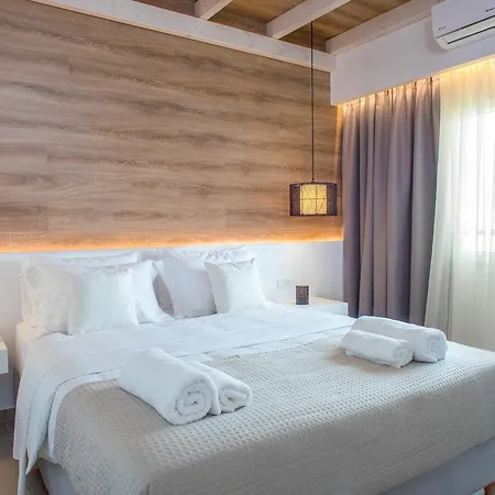 Evelyn Apartahotel