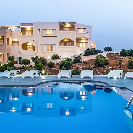 Evelyn Apartahotel 3*